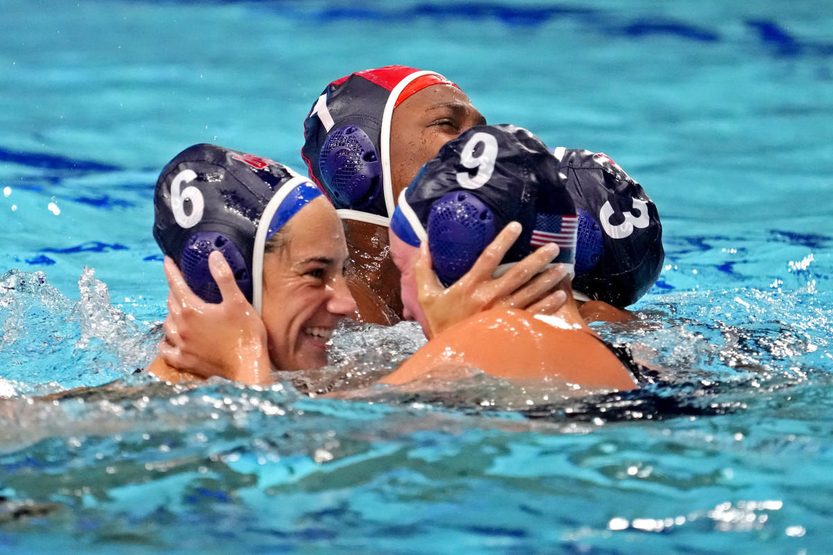 steffens-water-polo-gold